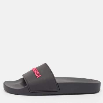 Pre Owned Balenciaga Black Rubber Logo Embossed Pool Slides Size 36