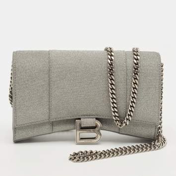 مملوكة مسبقًا محفظة بسلسلة بالنسياغا جلد لامع رمادي أورغلاس