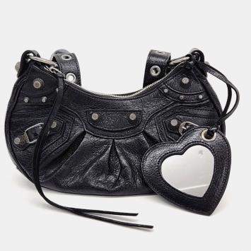 مملوكة مسبقًا Balenciaga Black Leather Le Cargo Bag XS