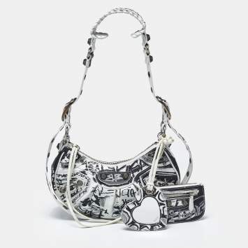 Pre Owned Balenciaga Graffiti Le Cagole XS White Leather Shoulder Bag