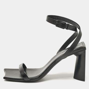 مملوكة مسبقًا Balenciaga Black Leather Ankle Strap Sandals Size 37.5