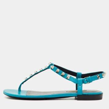 مملوكة مسبقًا Balenciaga Blue Leather Arena Studded T-Strap Flat Sandals Size 37.5