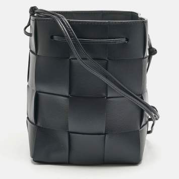 Pre Owned Bottega Veneta Navy Blue Intrecciato Leather Small Cassette Bucket Bag