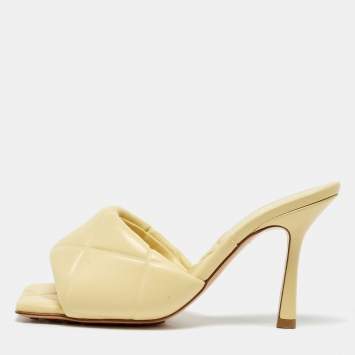 Pre Owned Bottega Veneta Yellow Quilted Leather Lido Slide Sandals Size 36