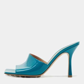 Pre Owned Bottega Veneta Blue Parent Leather Square Toe Stretch Slide Sandals Size 39.5