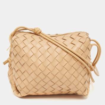 Pre Owned Bottega Veneta Beige Intrecciato Leather Small Loop Camera Bag