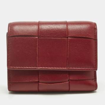Pre Owned Bottega Veneta Red Maxi Intrecciato Leather Trifold Wallet