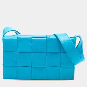 Pre Owned حقيبة كروس بودي بوتيغا فينيتا كاسيت جلد العجل ورق أزرق صغيرة إنتريشياتو