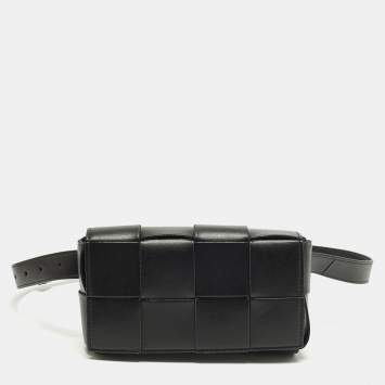 Pre Owned حقيبة حزام بوتيغا فينيتا جلد إنترشياتو سوداء كاسيت