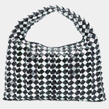 مملوكة مسبقًا Bottega Veneta Black White Small Bicolor Calfskin Intrecciato Hop Hobo