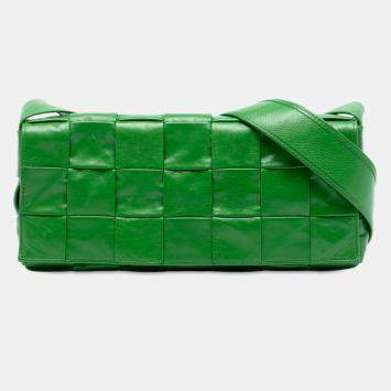 Pre Owned حقيبة كروس بوتيغا فينيتا جلد عجل أخضر منتفخ كاسيت انتريشياتو