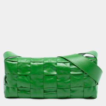 مملوكة مسبقًا حقيبة كروس بوتيغا فينيتا كاسيت جلد عجل ورقي أخضر انتريشياتو