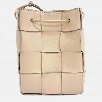Pre Owned Bottega Veneta Beige Leather Cassette Bucket Bag