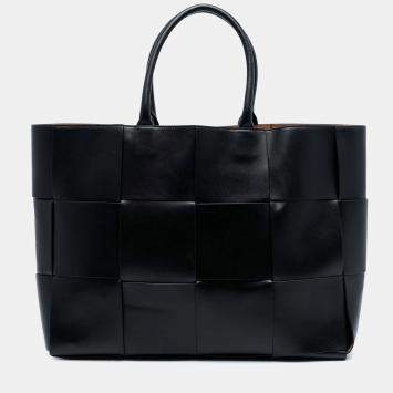 مملوكة مسبقًا Bottega Veneta Black Large Lambskin Maxi Intrecciato Arco Tote