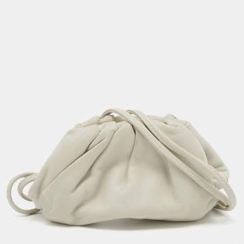 Pre Owned Bottega Veneta Off White Leather Pouch Clutch
