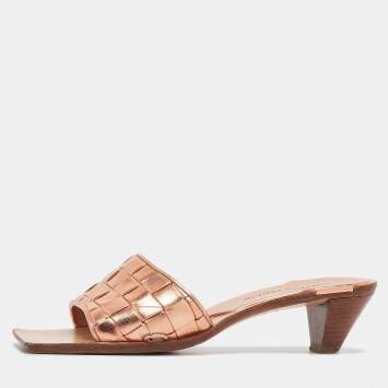 Pre Owned Bottega Veneta Metallic Gold Woven Leather Slide Sandals Size 36.5