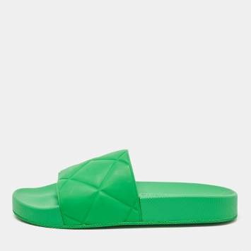 Pre Owned Bottega Veneta Green Rubber Pool Slides Size 35