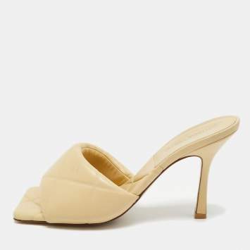 Pre Owned Bottega Veneta Beige Quilted Leather Lido Slide Sandals Size 39.5