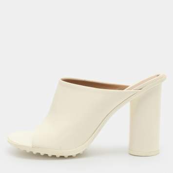 Pre Owned ميوولات جلد براءات أبيض بوتيغا فينيتا أتوميك مقاس 38