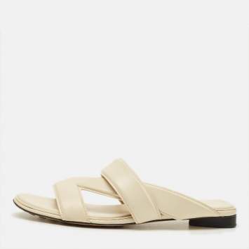 Pre Owned Bottega Veneta The band Size 39 Cream Leather Flat Slides