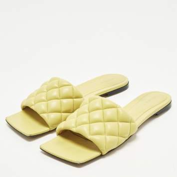 مملوكة مسبقًا Bottega Veneta Lido Size 39.5 Yellow Quilted Leather Flat Slides