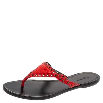 Pre Owned Bottega Veneta Red Intrecciato Leather Thong Flats Size 40