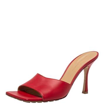 Pre Owned Bottega Veneta Red Leather Square Toe Slide Sandals Size 39.5