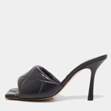 Pre Owned Bottega Veneta Black Quilted Leather Lido Slide Sandals Size 39