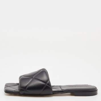 مملوكة مسبقًا Bottega Veneta Black Quilted Leather Lido Flat Slides Size 40