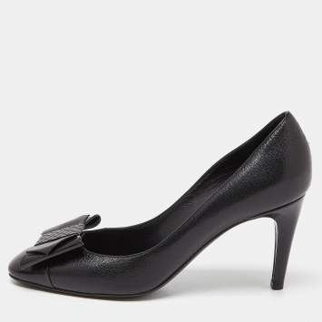 Pre Owned Bottega Veneta Black Leather and Patent Cap Toe Bow Pumps Size 38.5