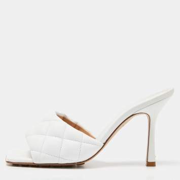 Pre Owned Bottega Veneta White Quilted Leather Lido Slide Sandals Size 38