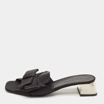 Chanel Metallic Gold/Black Leather And Canvas CC Cap Toe
