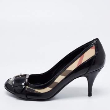 مملوكة مسبقًا Burberry Black/Beige Check Canvas and Patent Buckle Detail Pumps  Size 37