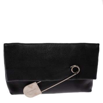 Pre Owned Burberry Black Leather Pin Clutch