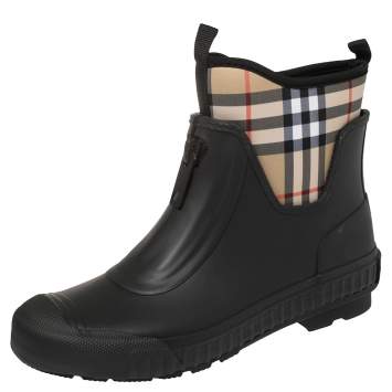 Pre Owned Burberry Black/Beige Vintage Check Neoprene and Rubber Flinton Rain Boots Size 38
