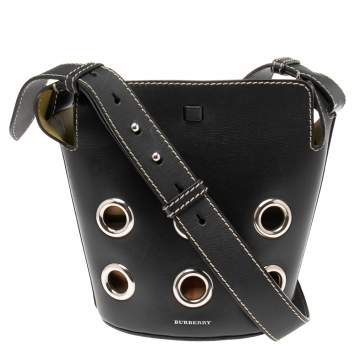 Pre Owned Burberry Black Leather and Vintage Check Cotton Blend Grommet Bucket Bag