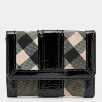 Pre Owned Burberry Black/Grey Beat Check Nylon And Patent Leather Penrose Compact Wallet