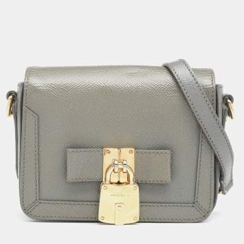 Pre Owned Burberry Grey Patent Leather Berkeley Crossbody Bag