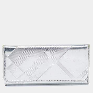 Pre Owned Burberry Silver Patent And Leather Long Bifold  Wallet