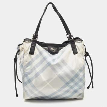Pre Owned Burberry Black/Light Blue Nova Check Nylon and Leather Buckleigh Tote