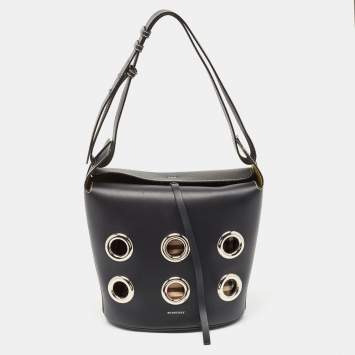 Pre Owned Burberry Black Leather Grommet Bucket Bag