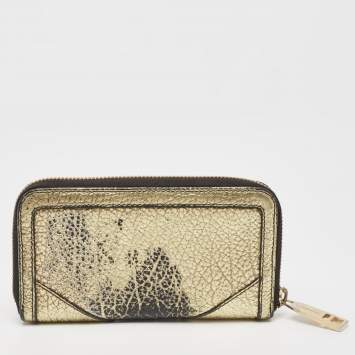 Pre Owned Burberry Gold/Black Textured Leather Zip Around Continental Wallet