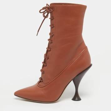 مملوكة مسبقًا بوت للكاحل بربري جلد بني فاتح برباط بطول الكاحل مقاس 36