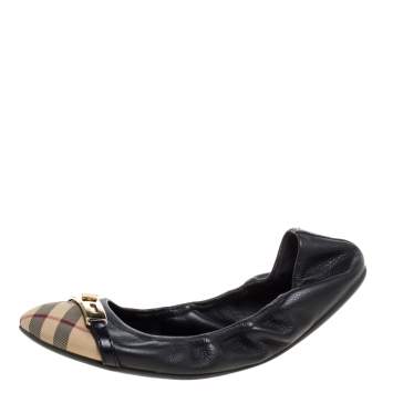 Pre Owned Burberry Beige Coated Canvas And Black Leather Scrunch Ballet Flats Size 39
