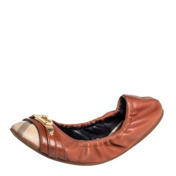 Pre Owned Burberry Beige/Brown Coated Canvas And Leather Scrunch Ballet Flats Size 35
