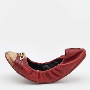 Pre Owned Burberry Red/Beige Leather And Haymarket Check Coated Canvas Scrunch Ballet Flats Size 41