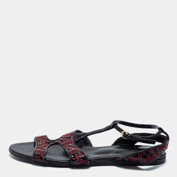 Pre Owned Burberry Black/Red Patent Leather Flat Sandals Size 40