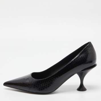 Pre Owned  Burberry Black Watersnake Leather Pointed Toe Wellton Pumps Size 38