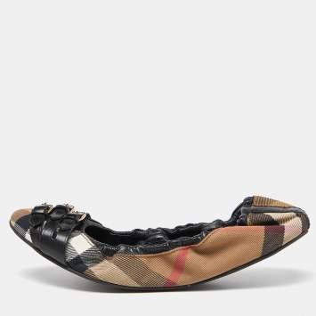 Pre Owned Burberry Beige/Black Novacheck Canvas and Leather Buckle Scrunch Ballet Flats Size 40