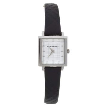 Pre Owned Burberry Silver Stainless Steel and Leather Nova Check BU2003 Women's Wristwatch 24 mm